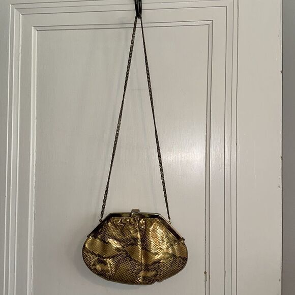 Vintage 80s Margolin gold snakeskin pattern crossbody bag with chain strap - Picture 4 of 8